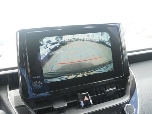 Used 2025 Toyota Corolla LE FWD image 11