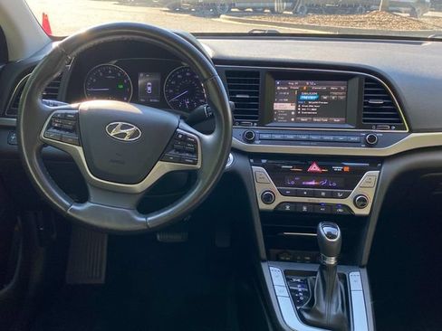 Used 2018 Hyundai Elantra Value Edition FWD image 8