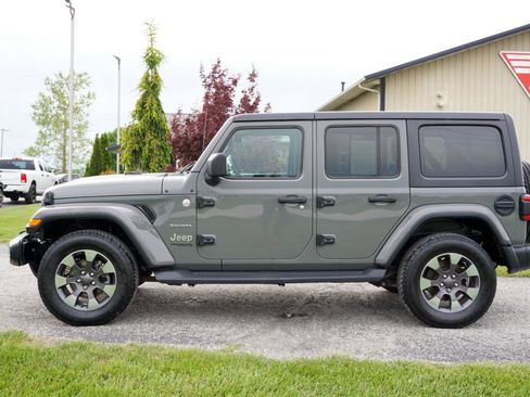 Used 2018 Jeep Wrangler Unlimited Sahara AWD/4WD image 29