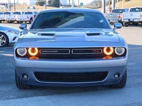 Used 2018 Dodge Challenger R/T image 2