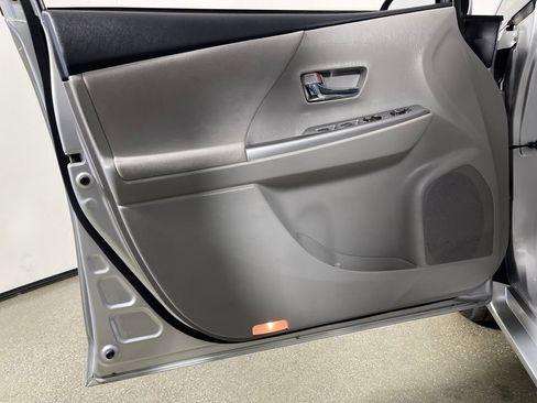 Used 2016 Toyota Prius V Two image 17