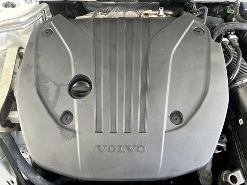 Used 2022 Volvo XC60 B5 Inscription w/ Protection Package Premier image 32