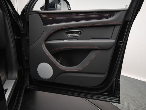 New 2024 Bentley Bentayga Extended Wheelbase image 43