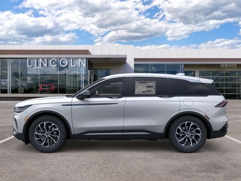 New 2026 Lincoln Nautilus Premier AWD/4WD image 3