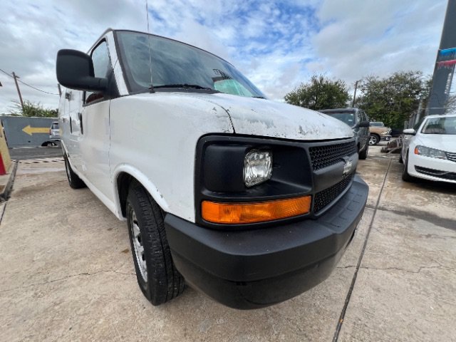 Used 2009 Chevrolet Express 1500 RWD image 3