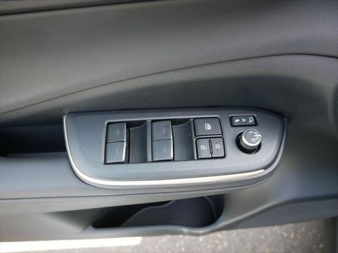 Certified 2023 Toyota Crown AWD/4WD image 17