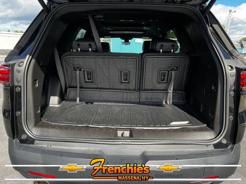 Used 2023 Chevrolet Traverse LT w/ LT Premium Package AWD/4WD image 6