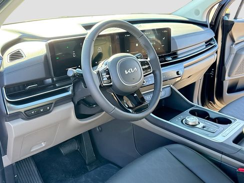 New 2026 Kia Carnival LXS image 4