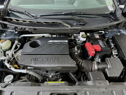 Used 2025 Nissan Rogue SV image 32