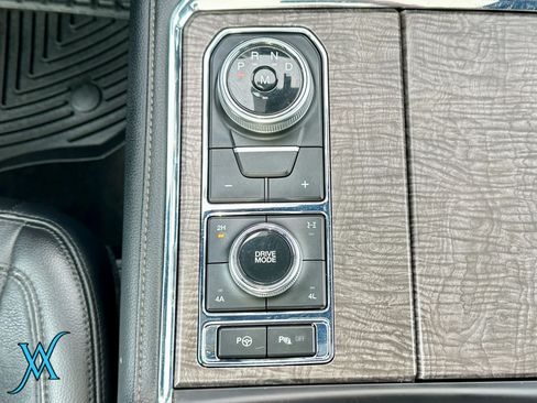 Used 2019 Ford Expedition Limited w/ Equipment Group 302A AWD/4WD image 37