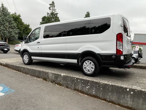 Used 2019 Ford Transit 350 XLT RWD image 5