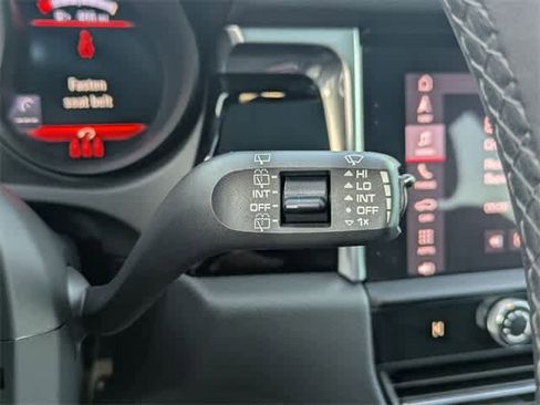 Used 2024 Porsche Macan image 27