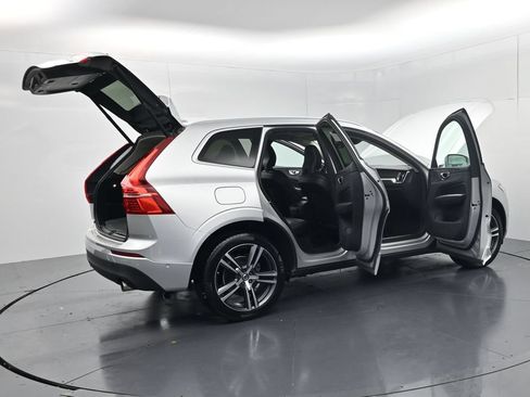 Used 2019 Volvo XC60 T5 Momentum w/ Multimedia Package AWD/4WD image 60