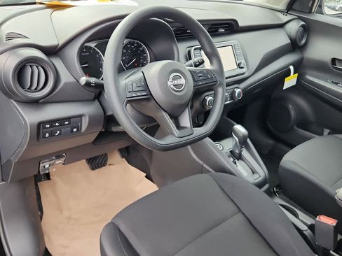 New 2025 Nissan Kicks Play S image 11