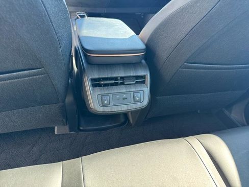 Used 2024 Nissan Ariya AWD image 16