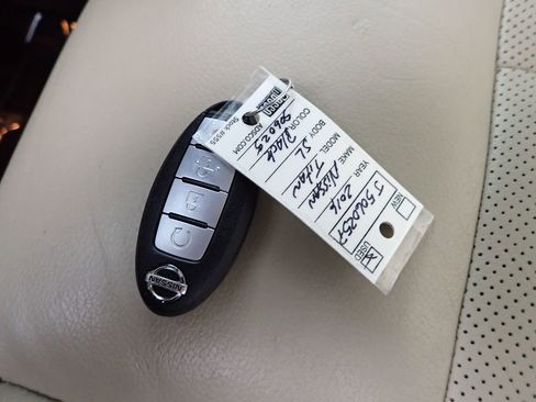 Used 2016 Nissan Titan SL image 52