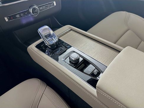 New 2026 Volvo XC90 B6 Plus w/ Protection Package Premier image 16