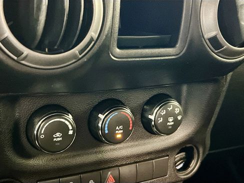 Used 2018 Jeep Wrangler Sport image 26