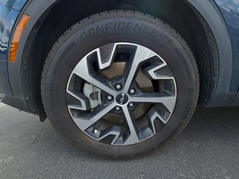Used 2023 Kia Sportage EX AWD/4WD image 6