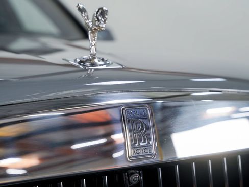 Used 2022 Rolls-Royce Cullinan w/ Dark Exterior Package AWD/4WD image 12