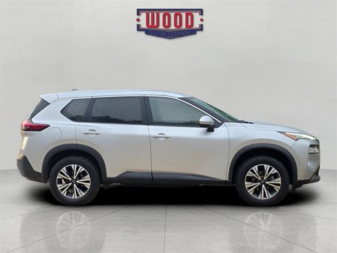 Used 2023 Nissan Rogue SV image 2