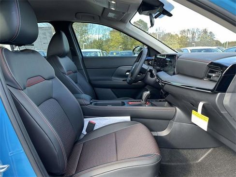 New 2025 Nissan Kicks SR image 10