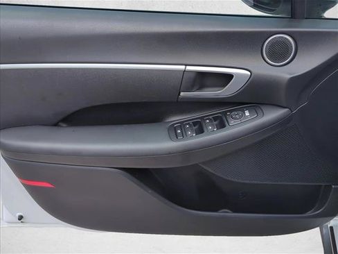 Used 2025 Hyundai Sonata SE FWD image 11
