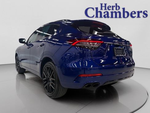 Used 2022 Maserati Levante GT image 3
