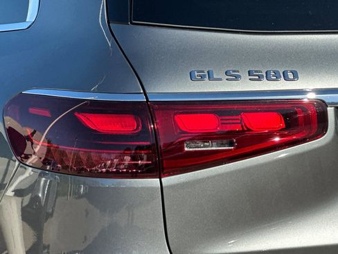 New 2025 Mercedes-Benz GLS 580 4MATIC image 14