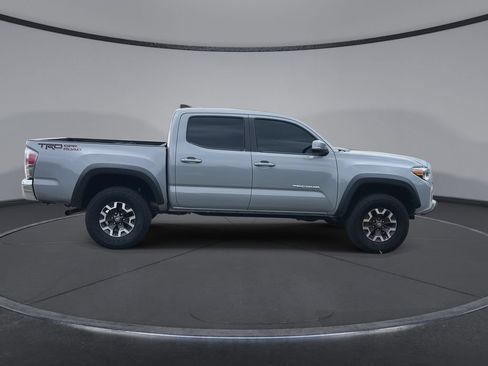 Used 2021 Toyota Tacoma TRD Off-Road RWD image 9
