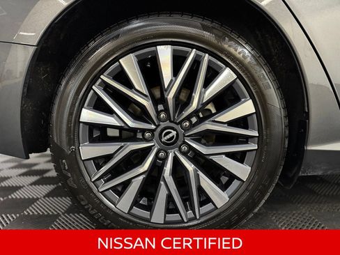 Certified 2025 Nissan Altima 2.5 SV FWD image 11