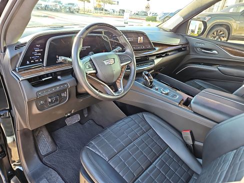 Used 2023 Cadillac Escalade Sport Platinum w/ LPO, ONYX Package image 14