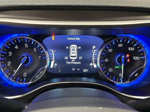 New 2027 Chrysler Pacifica Select AWD/4WD image 17