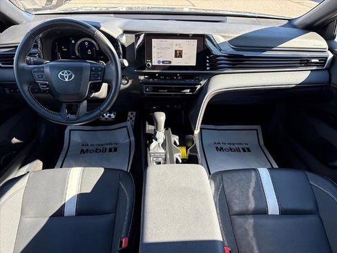Used 2025 Toyota Camry SE image 10