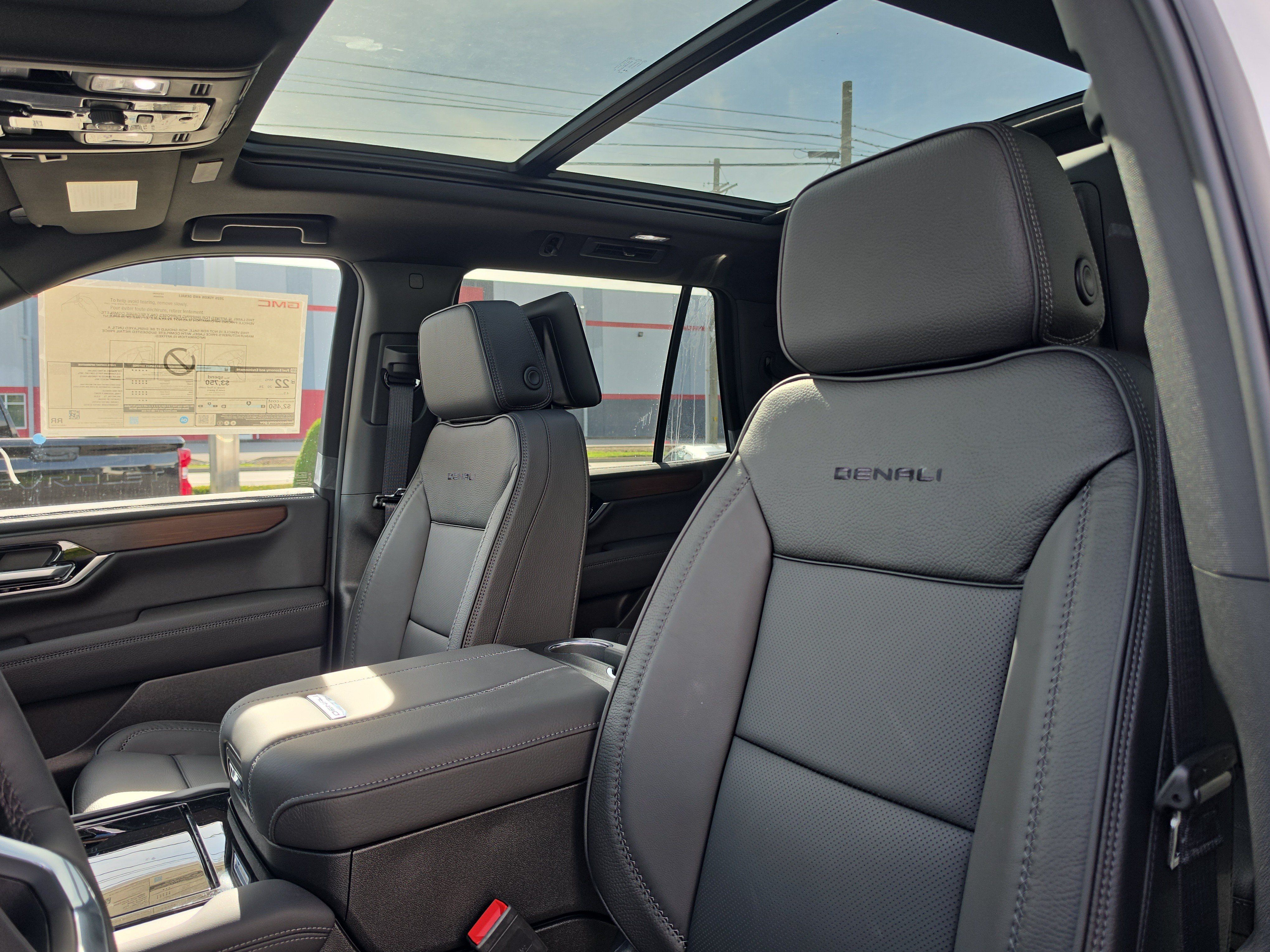 New 2026 GMC Yukon Denali w/ Advanced Technology Package AWD/4WD image 13