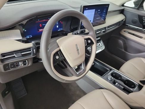 Used 2023 Lincoln Corsair FWD image 19