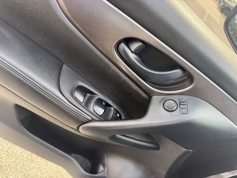 Used 2021 Nissan Rogue Sport S image 21