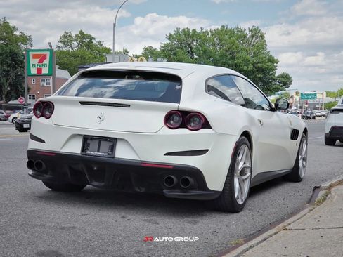 Used 2018 Ferrari GTC4Lusso T RWD image 5