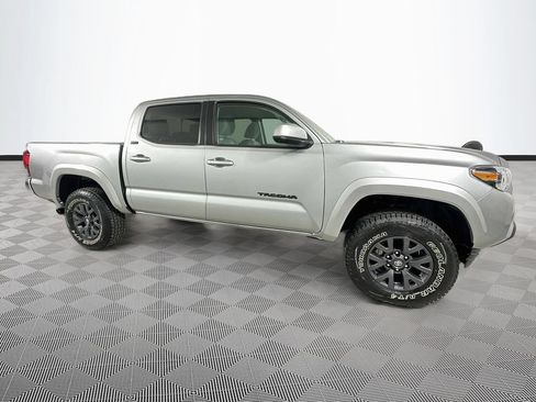 Used 2023 Toyota Tacoma SR5 w/ Black Out Package (TMS) AWD/4WD image 17