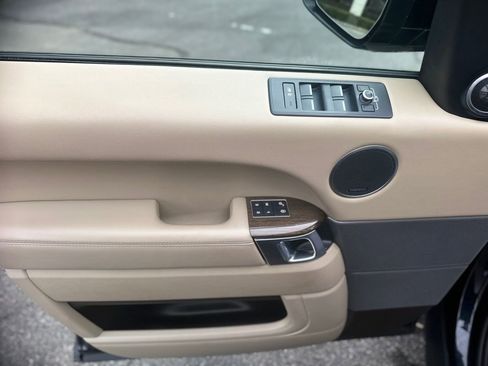 Used 2016 Land Rover Range Rover Sport HSE image 16