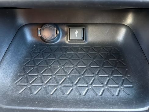 Used 2021 Toyota RAV4 XLE w/ Convenience Package AWD/4WD image 42