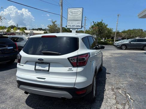 Used 2017 Ford Escape SE w/ SE Cold Weather Package FWD image 5
