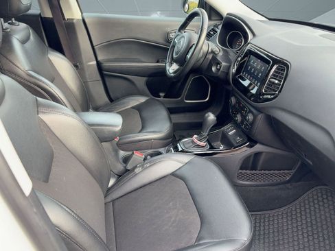 Used 2021 Jeep Compass Latitude image 28