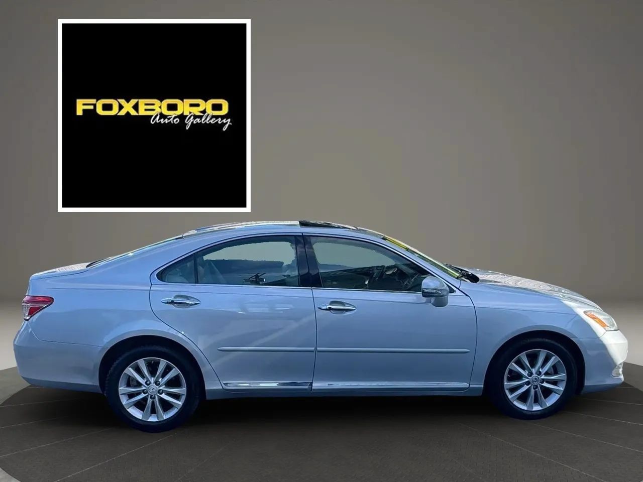 Used 2010 Lexus ES 350 w/ Preferred Accessory Package FWD image 4