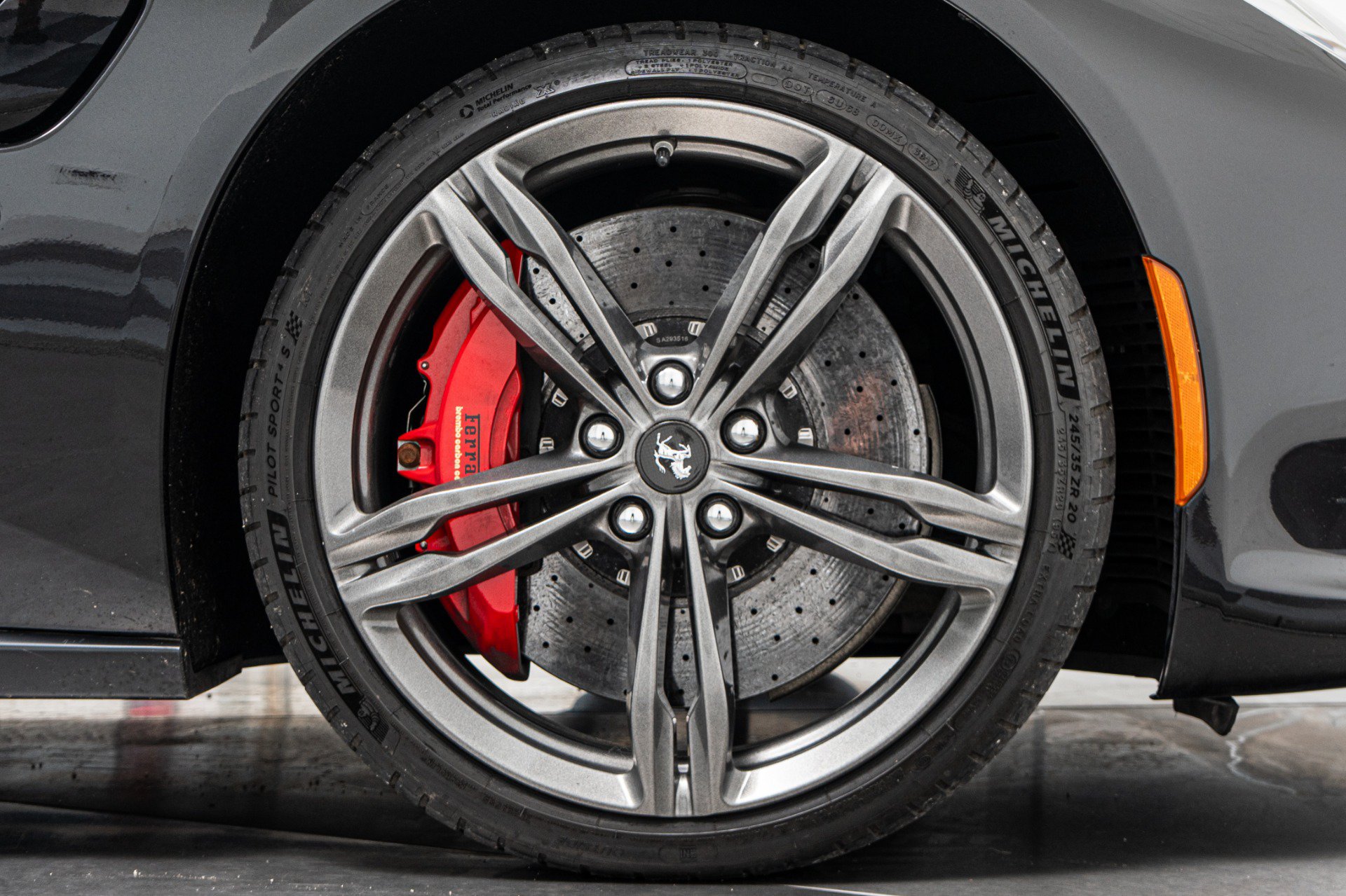 Used 2019 Ferrari GTC4Lusso AWD/4WD image 44