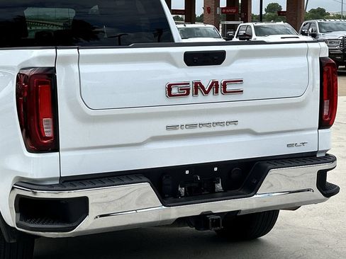 Used 2025 GMC Sierra 1500 SLT RWD image 6