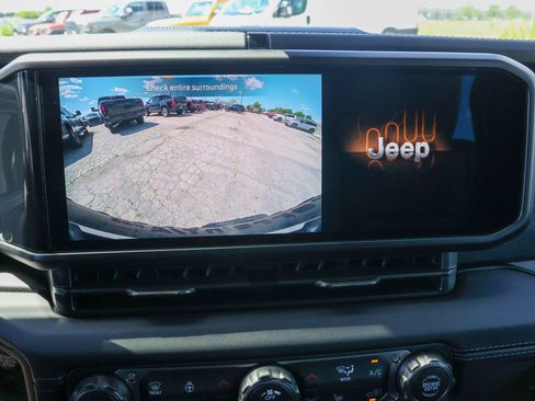 New 2026 Jeep Wrangler Unlimited Rubicon AWD/4WD image 17