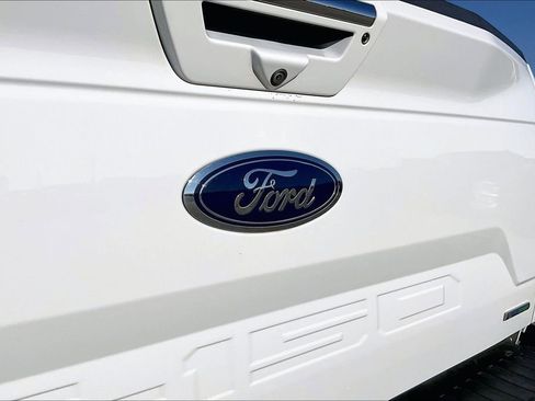 Used 2019 Ford F150 Lariat w/ Equipment Group 502A Luxury image 27