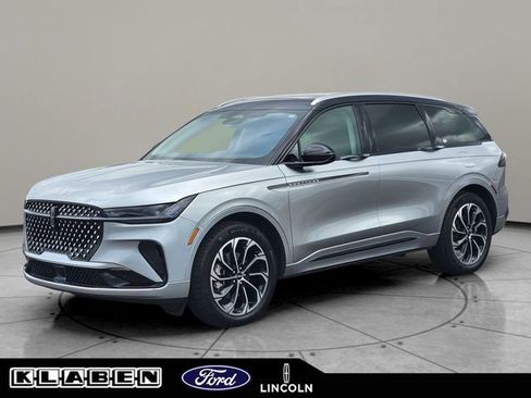 Certified 2025 Lincoln Nautilus Reserve AWD/4WD image 1