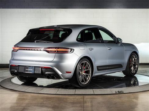 Certified 2026 Porsche Macan GTS AWD/4WD image 9